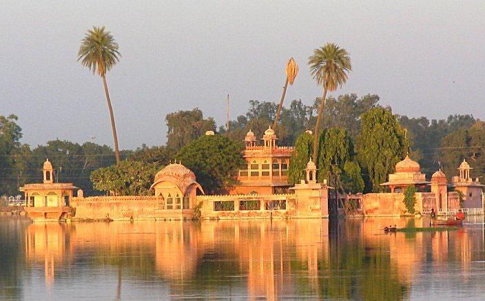 Jagmandir Palace and Kishore Lake